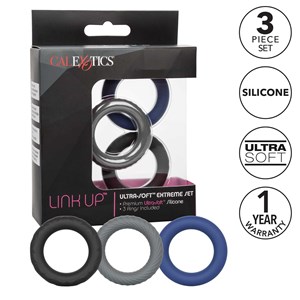 Link Up Ultra-soft Extreme Set cock rings on dildo