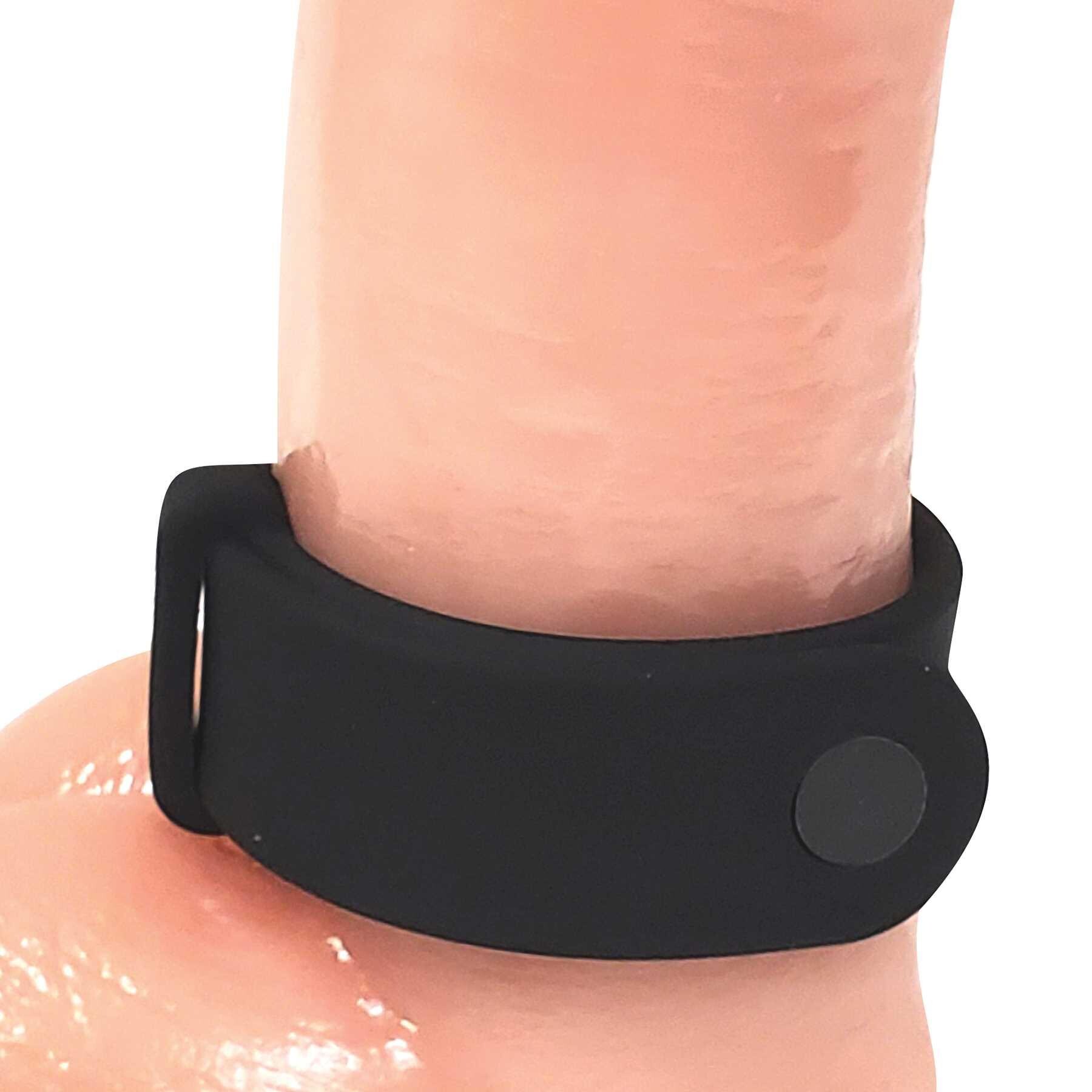 SNAPSTRAP 5X SILICONE COCKRING black on dildo