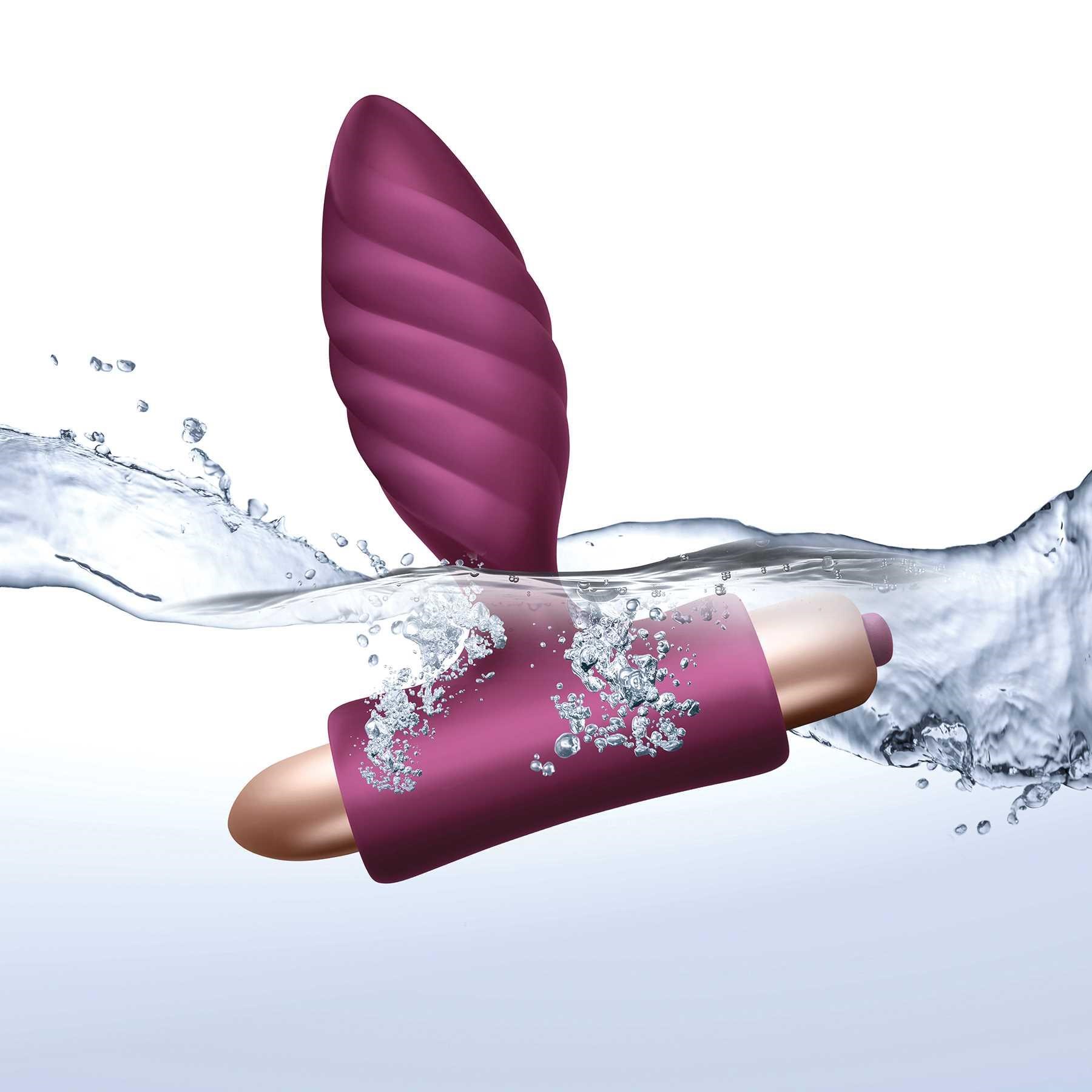 Climaximum Oryx anal vibrator in water