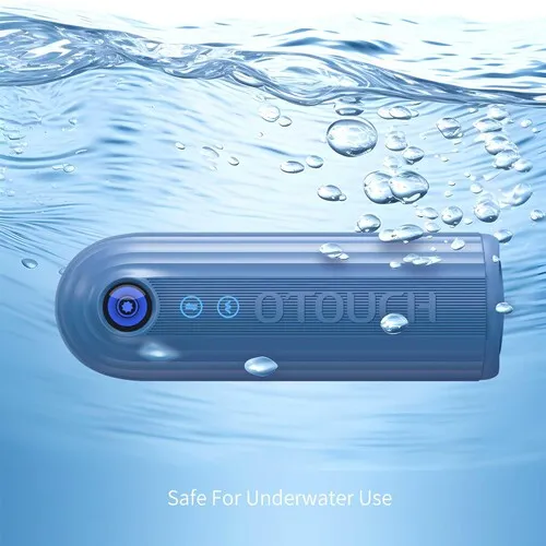 OTouch Submarine Masturbator submerged in water